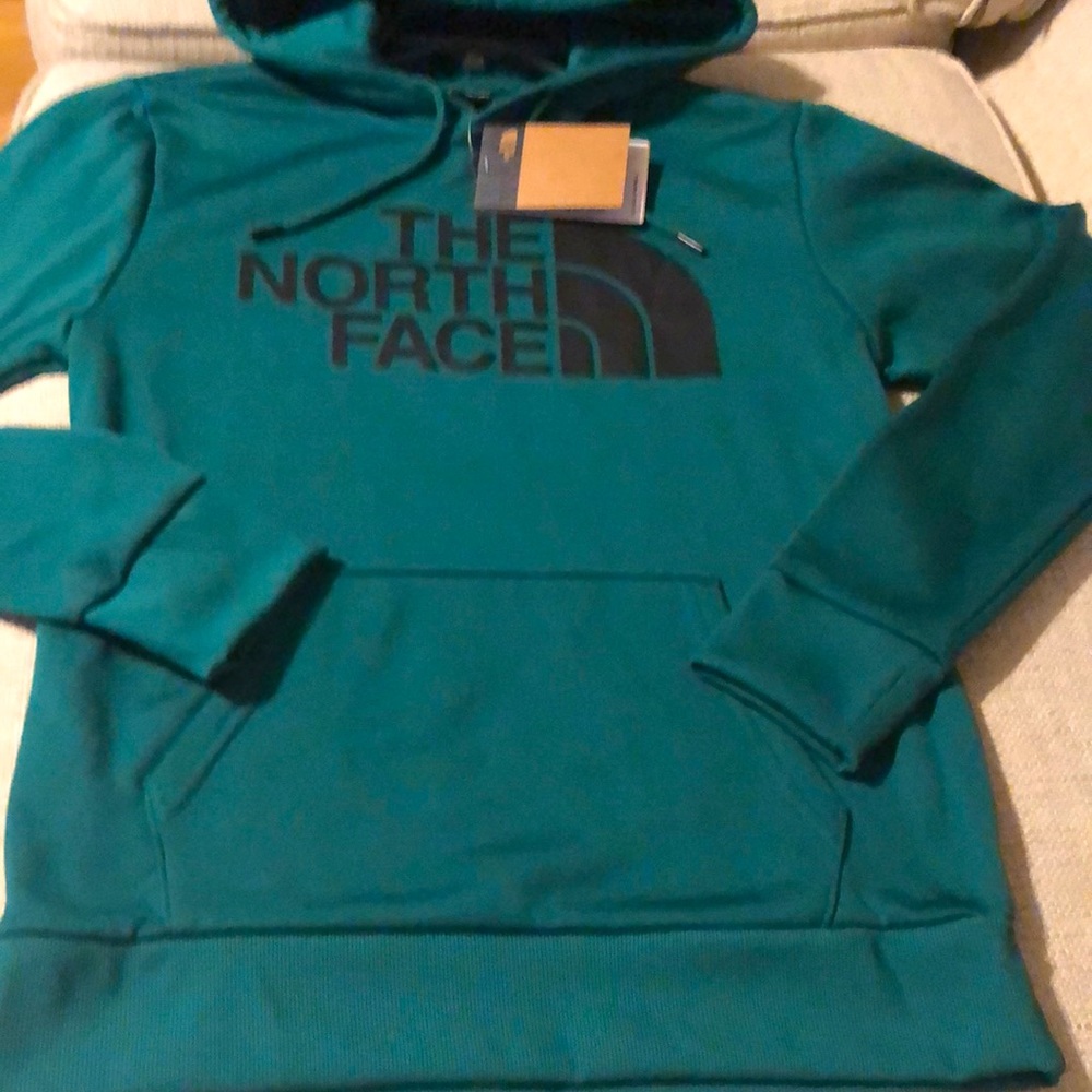 New With Tags The North Face Men’s Half Dome Logo Hoodie Size Medium
